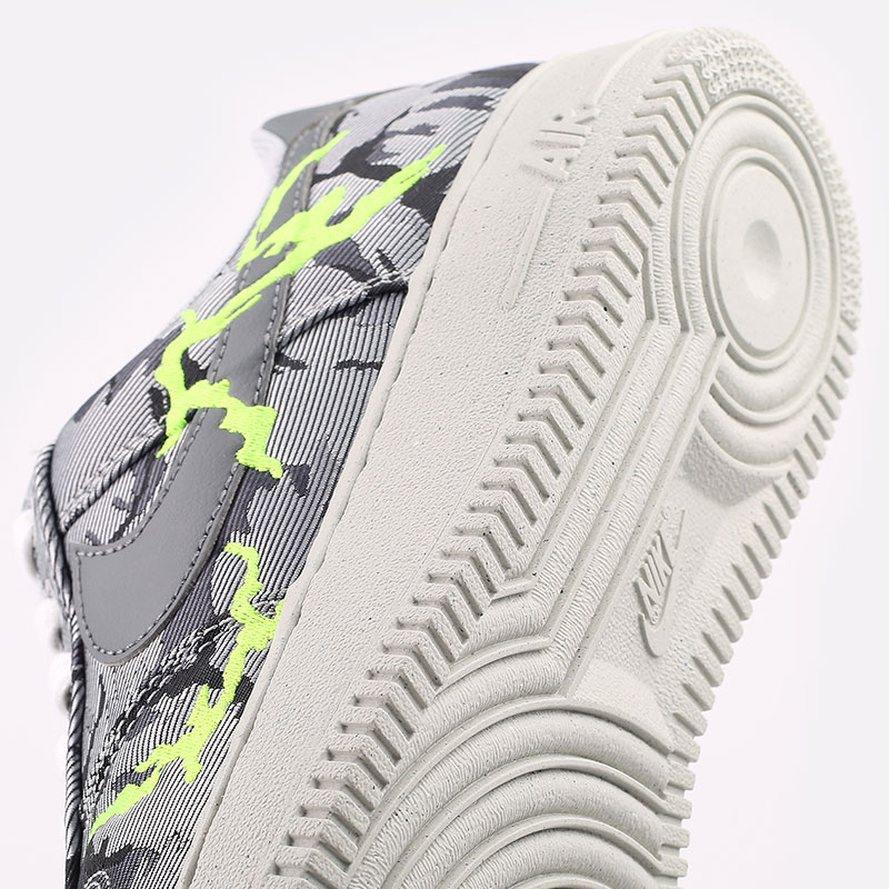 мужские серые кроссовки Nike Air Force 1 `07 LX CV1725-001 - цена, описание, фото 6